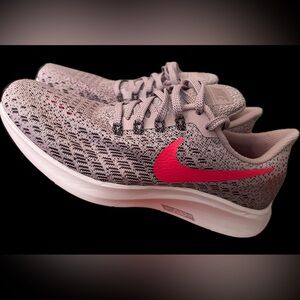 NWT Nike Air Zoom Pegasus 35 Women’s 
 Size 7.5 In original box